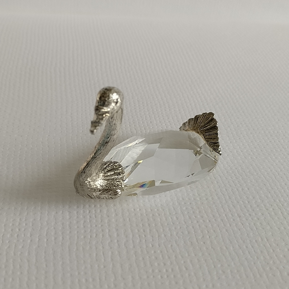 🇨🇦 Vintage Butler London genuine crystal swan figurine